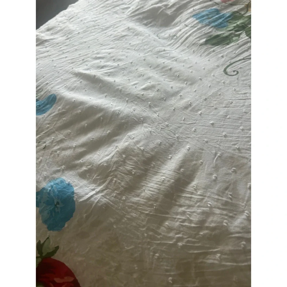 The Pioneer Woman Floral White Swiss Dot Comforter with Matching Tote Bag